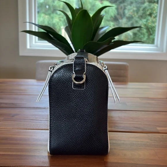 Large Marc Jacobs Black and White Lunchbox Purse - Picture 6 of 15